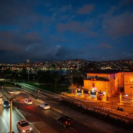 Waterfront Apartment By The Tram - Terrace With Dome & Golden Horn View In Fatih Istanbul Exterior foto