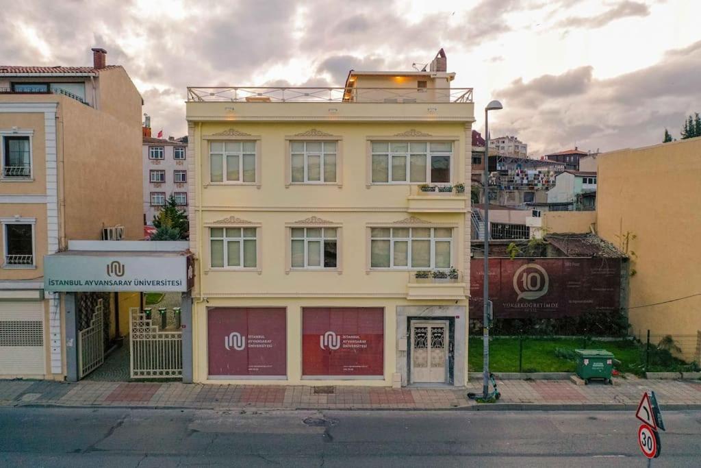 Waterfront By The Tram - Terrace With Dome & Golden Horn View In Fatih Istanboel