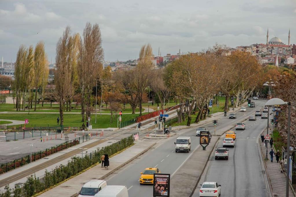 Waterfront By The Tram - Terrace With Dome & Golden Horn View In Fatih * Istanboel