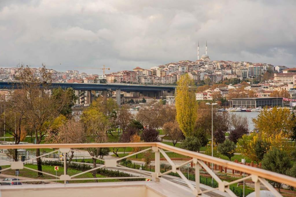 Apartament Waterfront By The Tram - Terrace With Dome & Golden Horn View In Fatih *