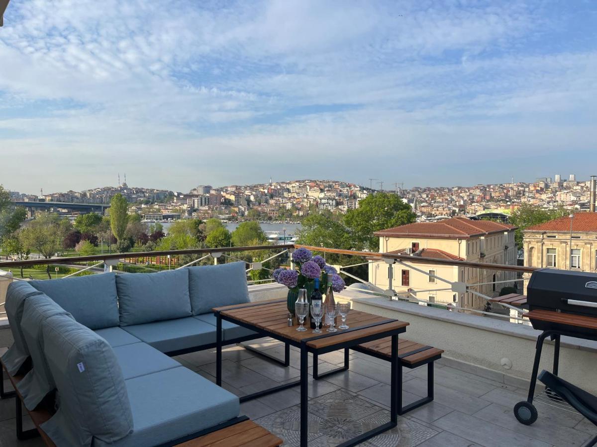 Waterfront By The Tram - Terrace With Dome & Golden Horn View In Fatih Istanboel