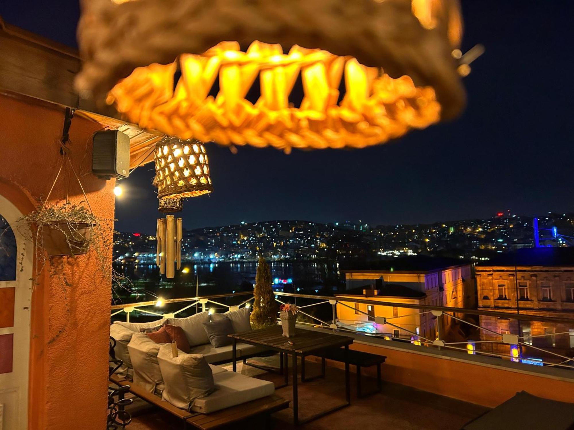 Waterfront By The Tram - Terrace With Dome & Golden Horn View In Fatih Apartament