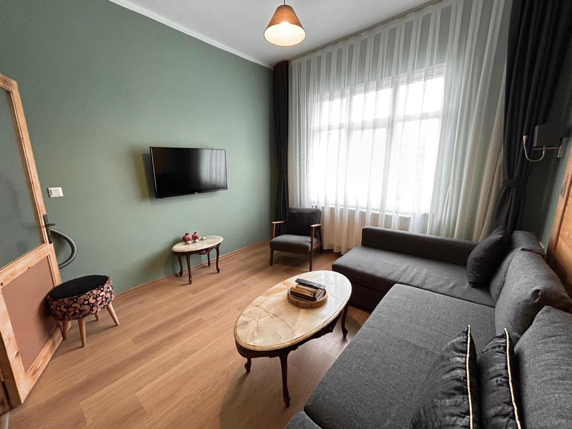 Waterfront By The Tram - Terrace With Dome & Golden Horn View In Fatih Apartament *