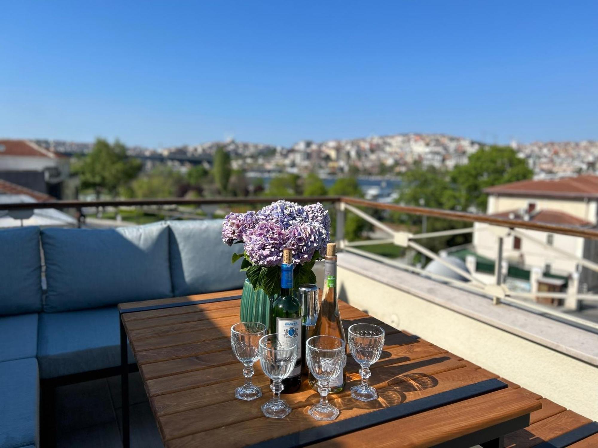 Waterfront By The Tram - Terrace With Dome & Golden Horn View In Fatih Apartament Istanbul